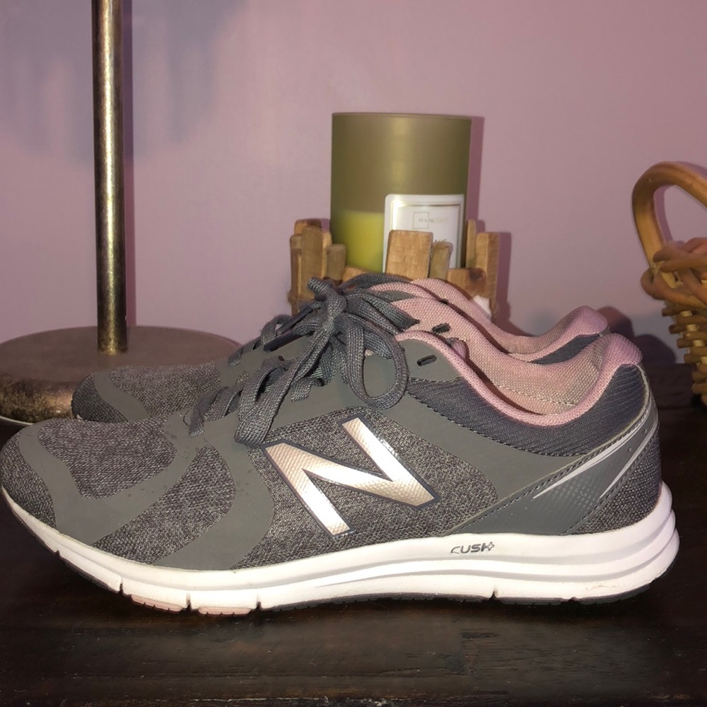 New Balance Tennis Shoes